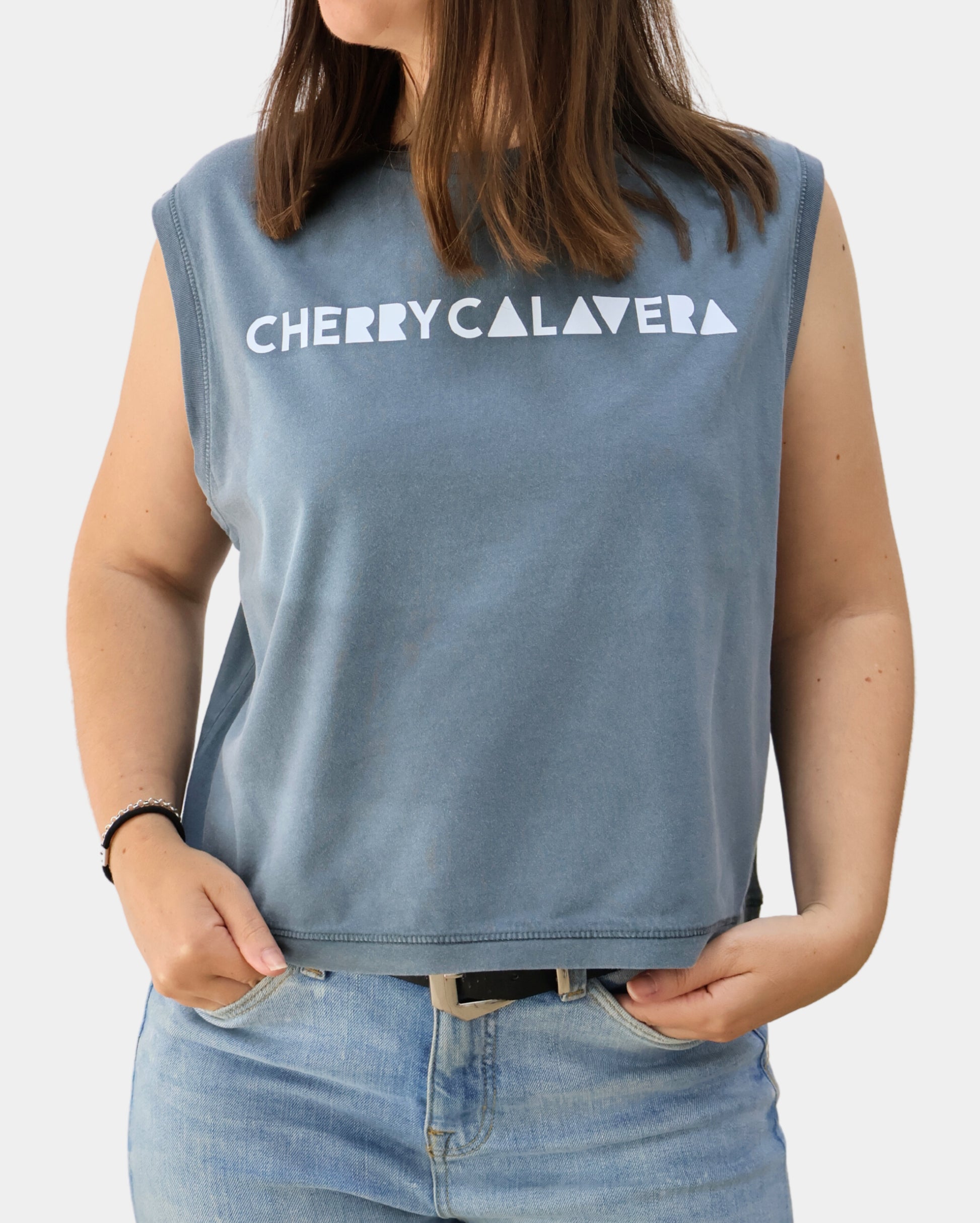 Camiseta Cherrycalavera Crop mineral grey frontal